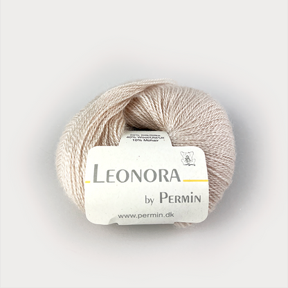 by Permin Leonora - 50% silke, 40% ull, 10% mohair - 25g = 180 m