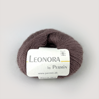 by Permin Leonora - 50% silke, 40% ull, 10% mohair - 25g = 180 m