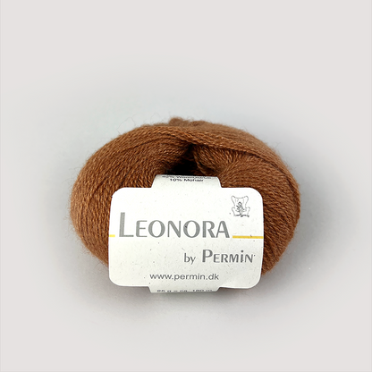 by Permin Leonora - 50% silke, 40% ull, 10% mohair - 25g = 180 m