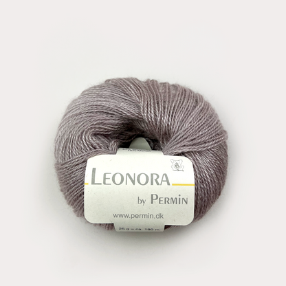 by Permin Leonora - 50% silke, 40% ull, 10% mohair - 25g = 180 m