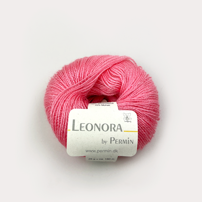 by Permin Leonora - 50% silke, 40% ull, 10% mohair - 25g = 180 m