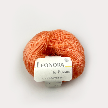 by Permin Leonora - 50% silke, 40% ull, 10% mohair - 25g = 180 m