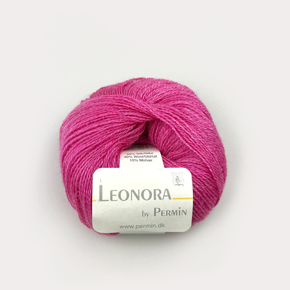 by Permin Leonora - 50% silke, 40% ull, 10% mohair - 25g = 180 m