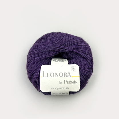 by Permin Leonora - 50% silke, 40% ull, 10% mohair - 25g = 180 m