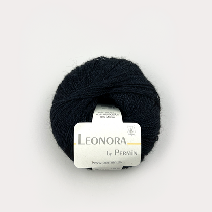 by Permin Leonora - 50% silke, 40% ull, 10% mohair - 25g = 180 m