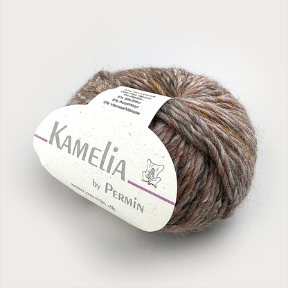 Kamelia by Permin – 67 % ull, 20 % alpakka, 5 % silke, 6 % akryl, 2 % viskose – 50 g ≈ 90 m