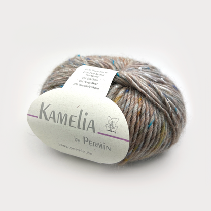 Kamelia by Permin – 67 % ull, 20 % alpakka, 5 % silke, 6 % akryl, 2 % viskose – 50 g ≈ 90 m