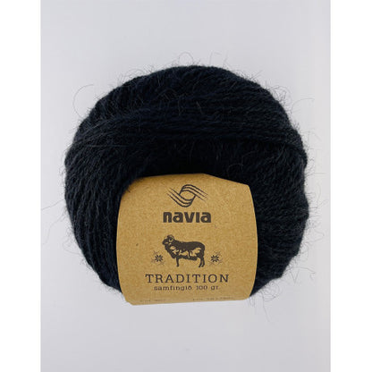 Navia Tradition – 100 % ull – 100 g ≈ 180 m - utgående garn