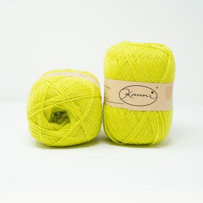 Kauni Ensfarget 8/2 – 100 % ull - ensfarget ullgarn - 130-150 g ≈ ca. 400 m