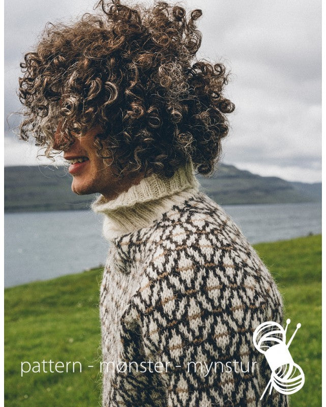 Mønstret genser med høy hals | Navia | Strikkepakke