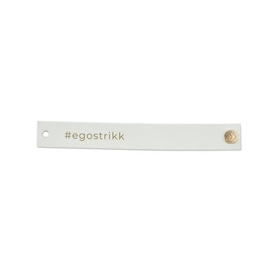 Hvite merker i imitert skinn | Kort & godt